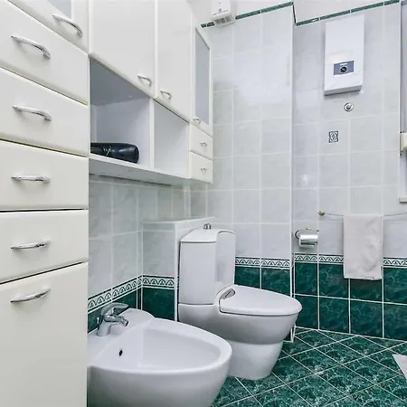 Butterfly In For 6 Persons Спліт