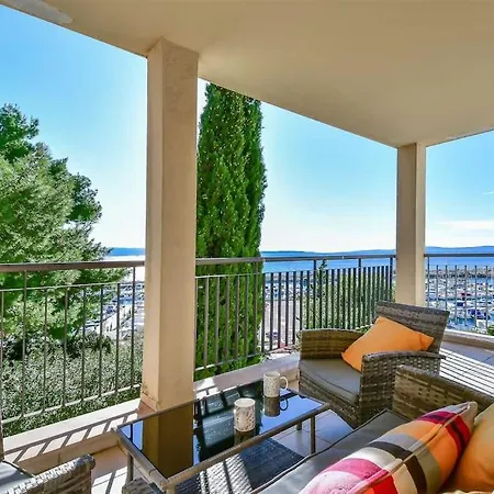 Апартаменти Butterfly In For 6 Persons *