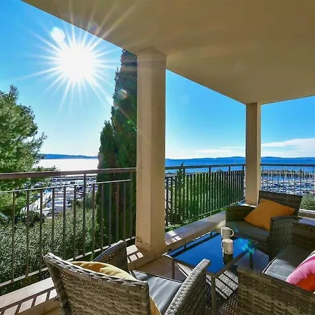 Апартаменти Butterfly In For 6 Persons Спліт