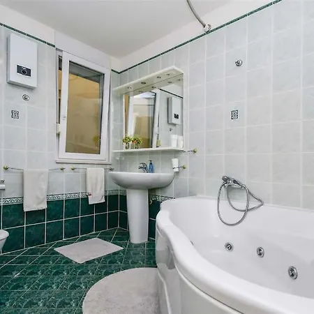 Butterfly In For 6 Persons * Σπλιτ