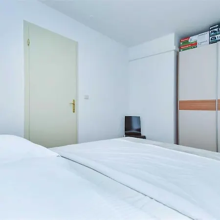 Apartment Butterfly In For 6 Persons